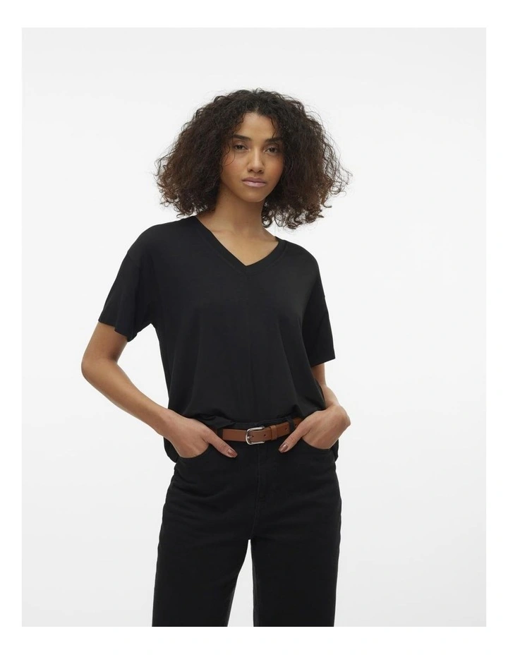 Isme V Neck Top in Black