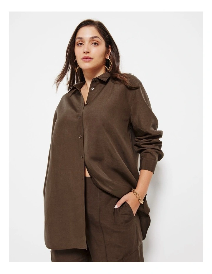 The Linen Blend Relaxed Shirt in Chocolate