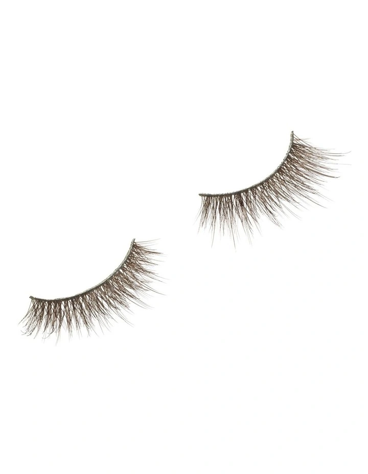Flirty and Natural Pin Up Lash