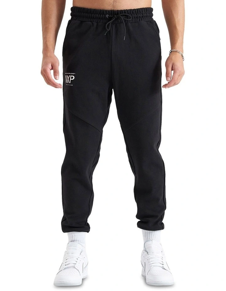 Gambit Slim Trackpant in Black