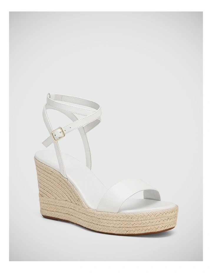 Veorra Leather Sandal in White