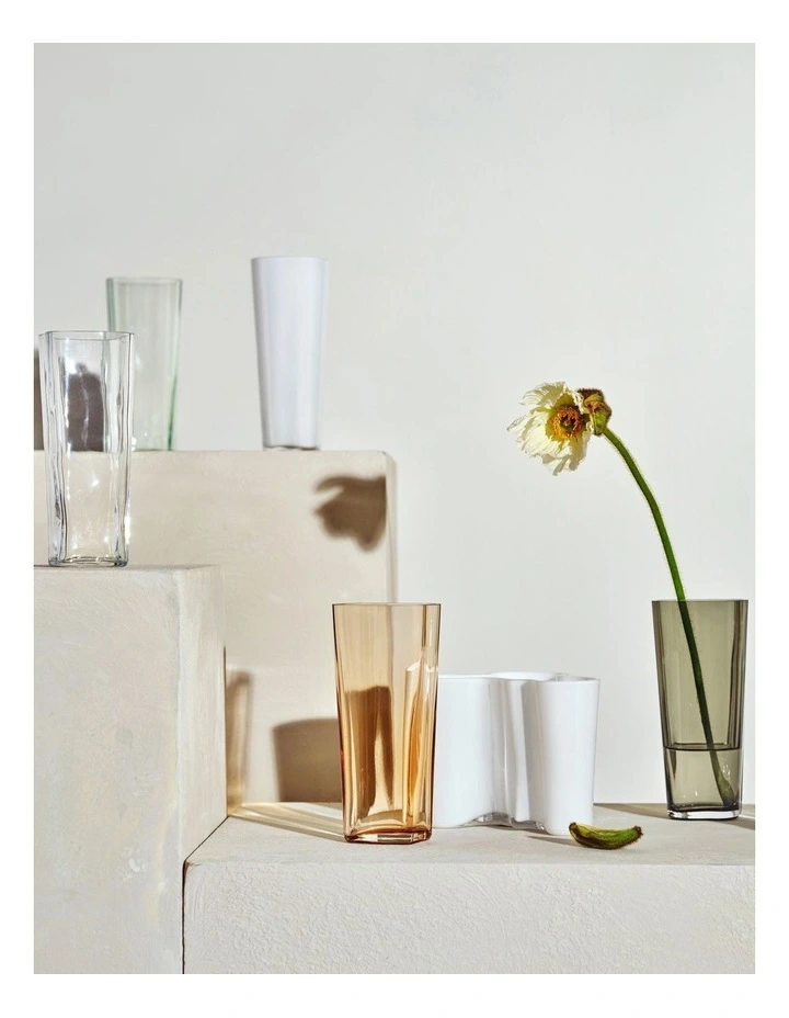 Alvar Aalto Collection Vase 18cm in Clear