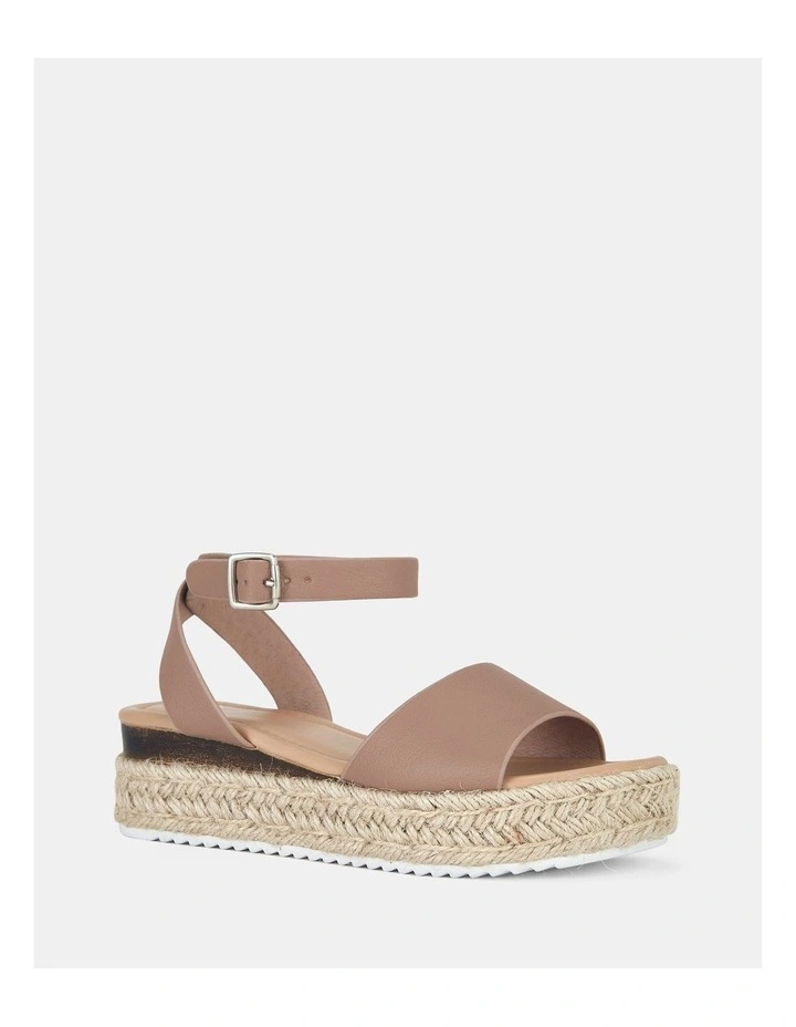 Tesa Flats in Nude