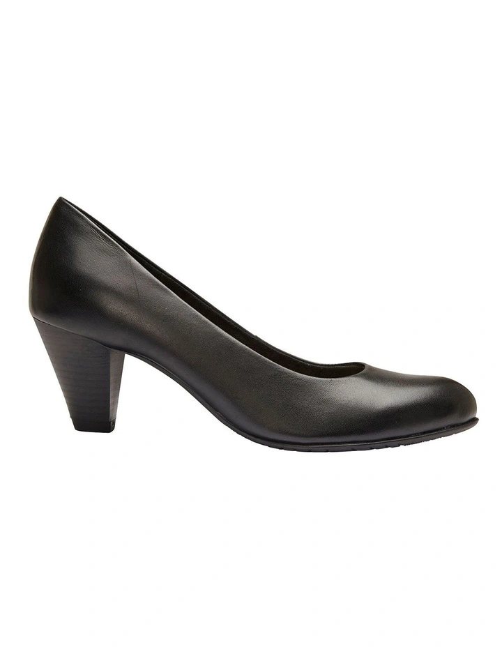 Ragley Heeled Shoes in Black Leather