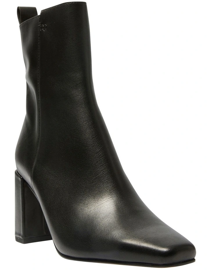 Galia Boots in Black Leather