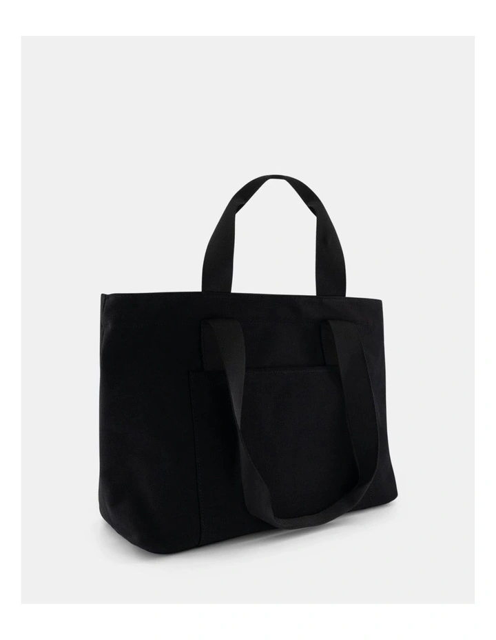 Amren Shoulder Bag in Black