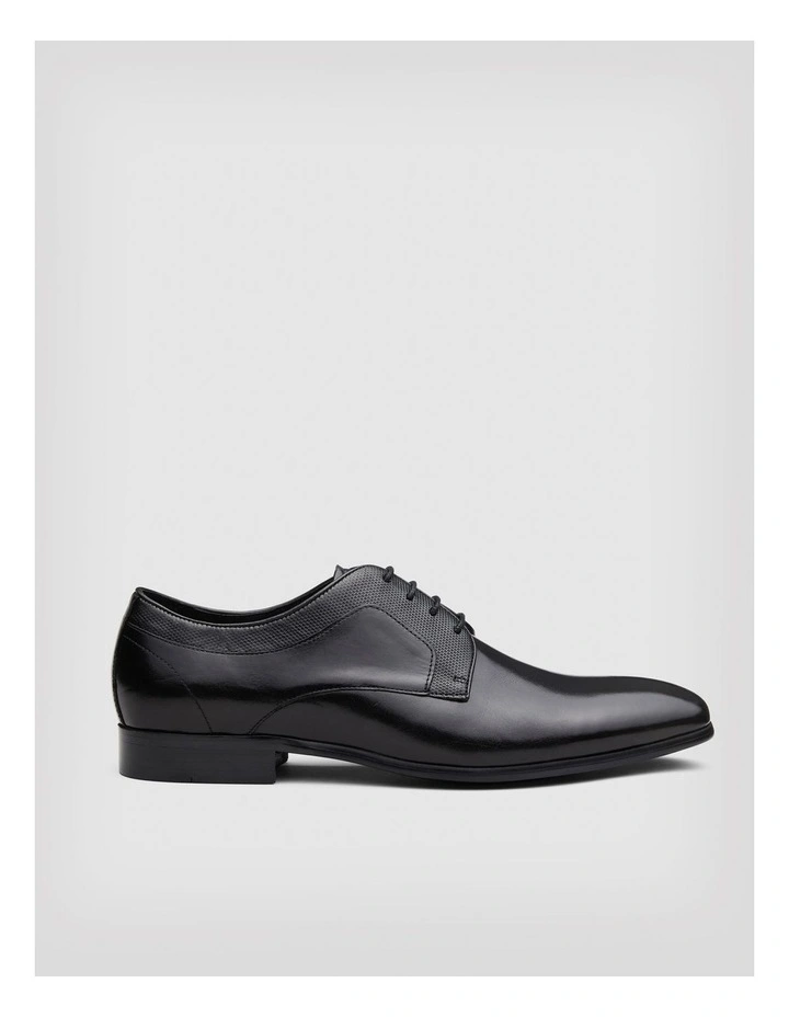Leather Derby Dress Shoe in Black