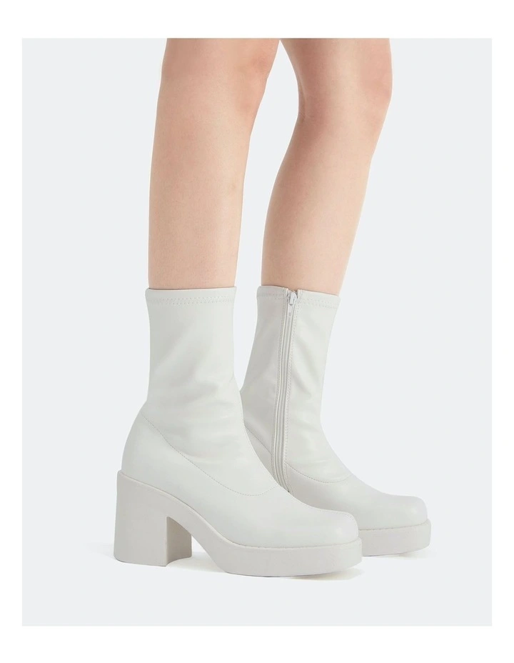 Kyleigh Boots in White