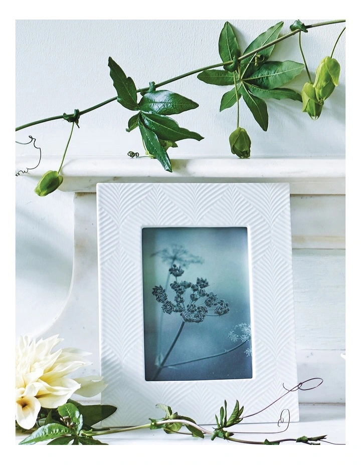 Folia Picture 5x7" Photo Frame White