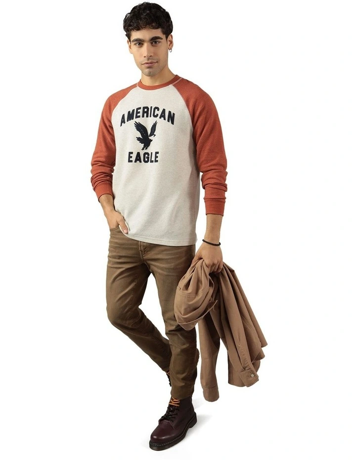 Long-Sleeve Raglan Logo Graphic Thermal T-shirt in Oatmeal Heather