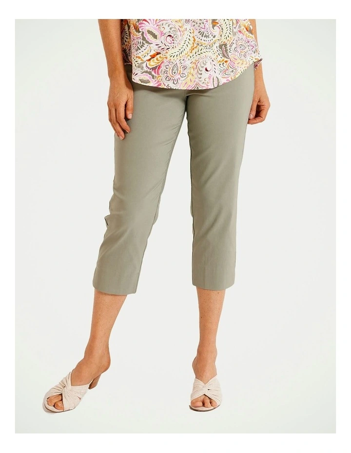 Chaucer Plain Hem Capri With Basque Pant in Sage
