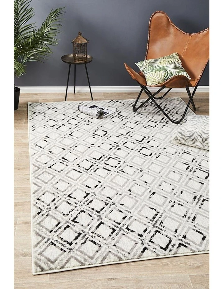 Jordyn Modern Rug in White/Black