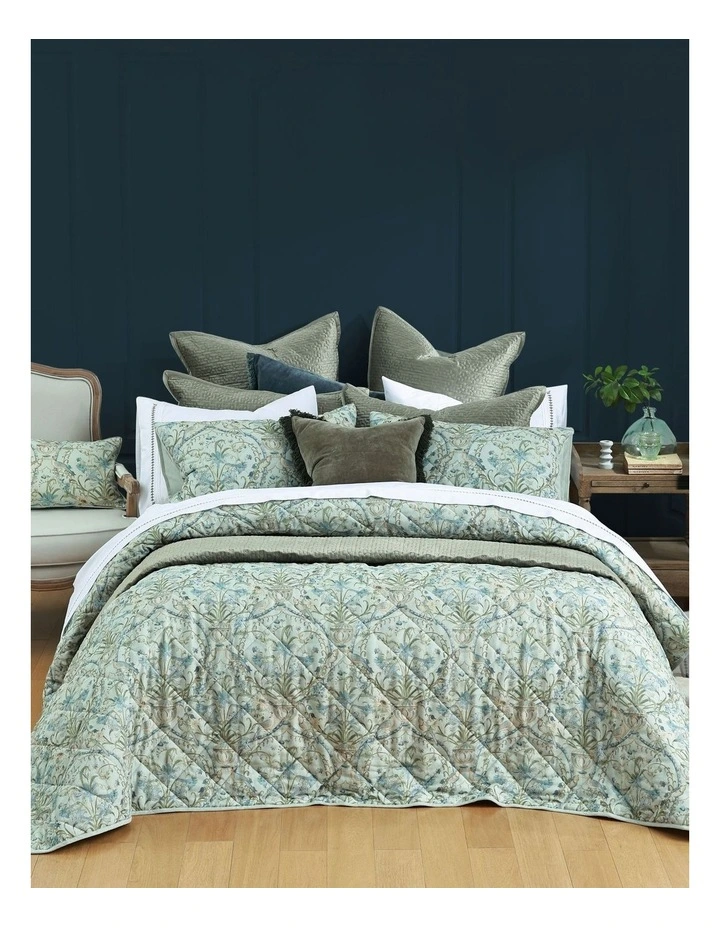 Augusta Bed Cover Set in Multi