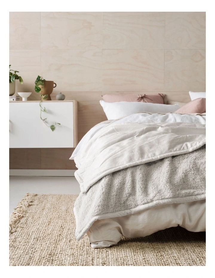 Sena Blanket in Ivory