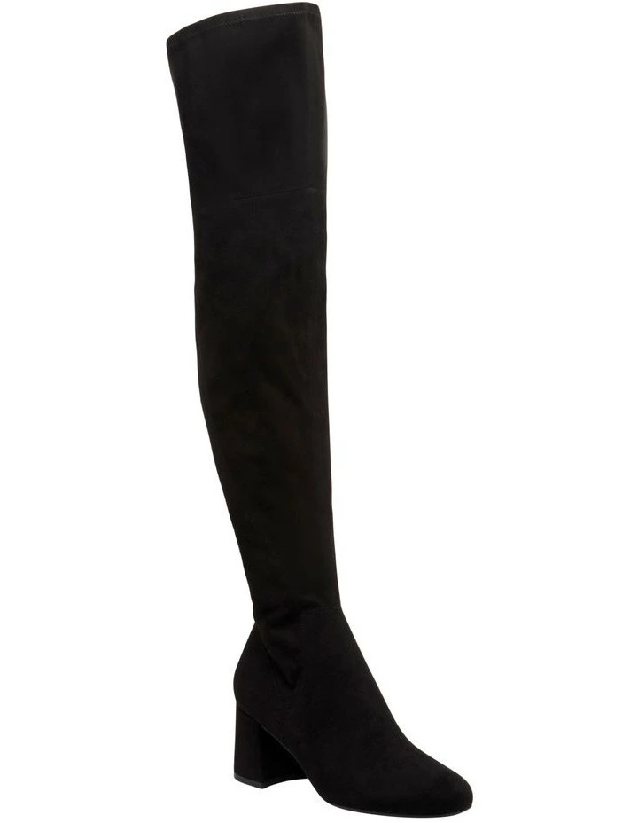 Yanie Boots in Black