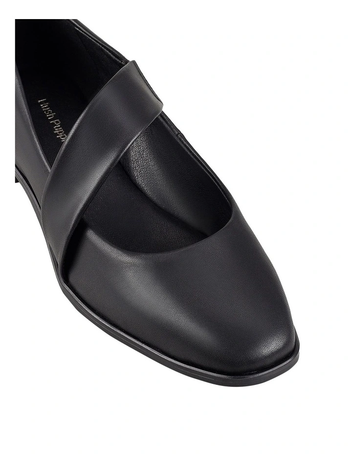 Zinc Flat Shoe in Black