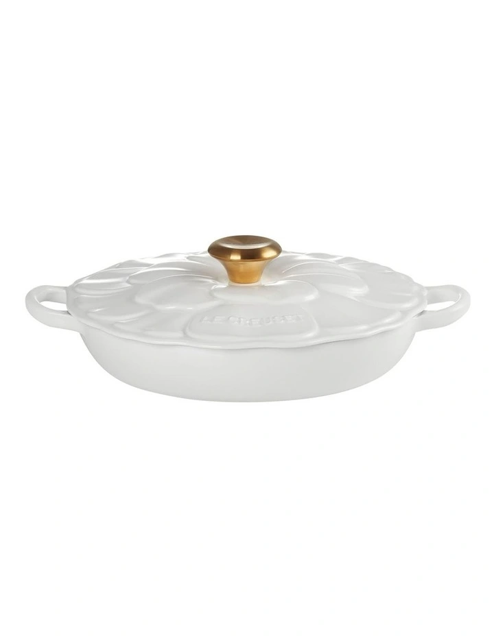 Petal Relief Shallow Casserole 26cm in White