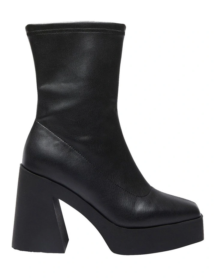 Xanadu Boots in Black