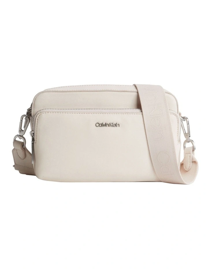Must Camera Bag With Pocket in Beige