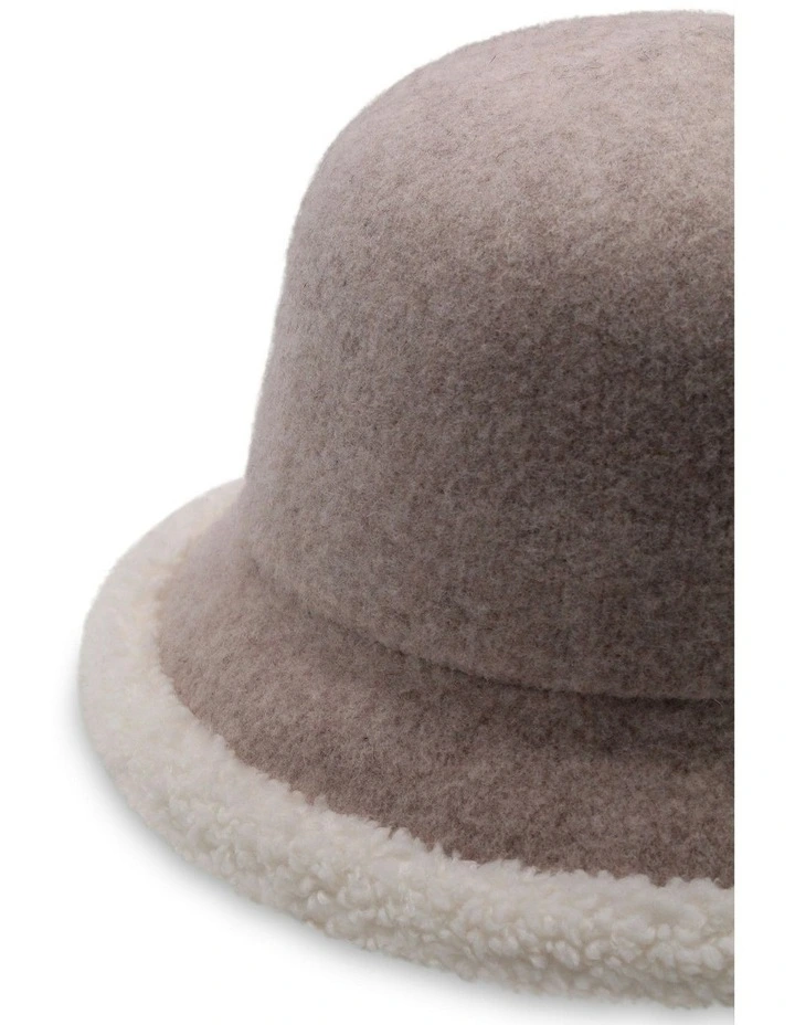 Annie Woollen Pull On in Sand