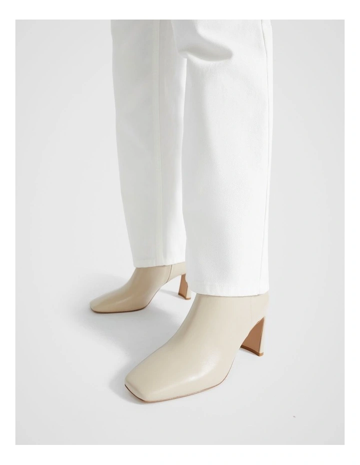 Ebony Ankle Boot in Vanilla