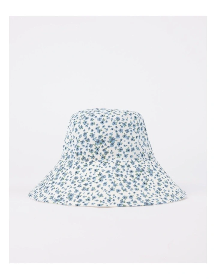 Lumi Reversible Bucket Hat in White