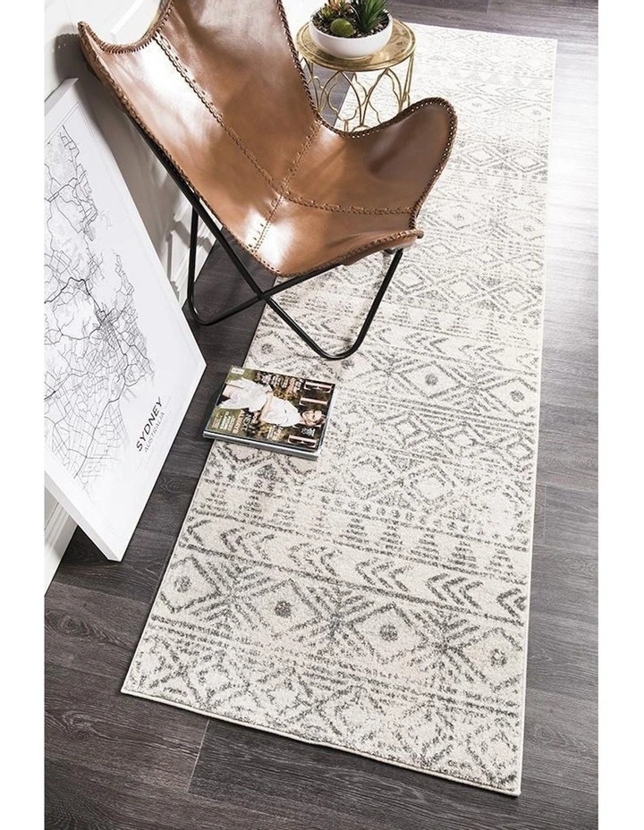 Oasis Ismail Rustic Rug in White