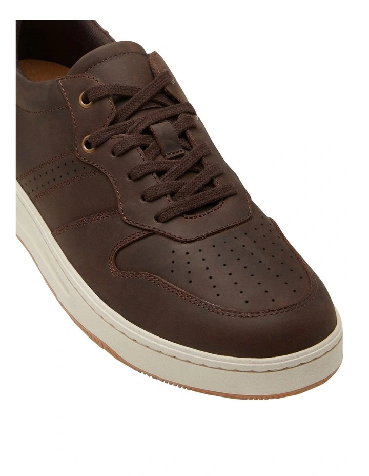 Swing Sneaker in Brown Leather