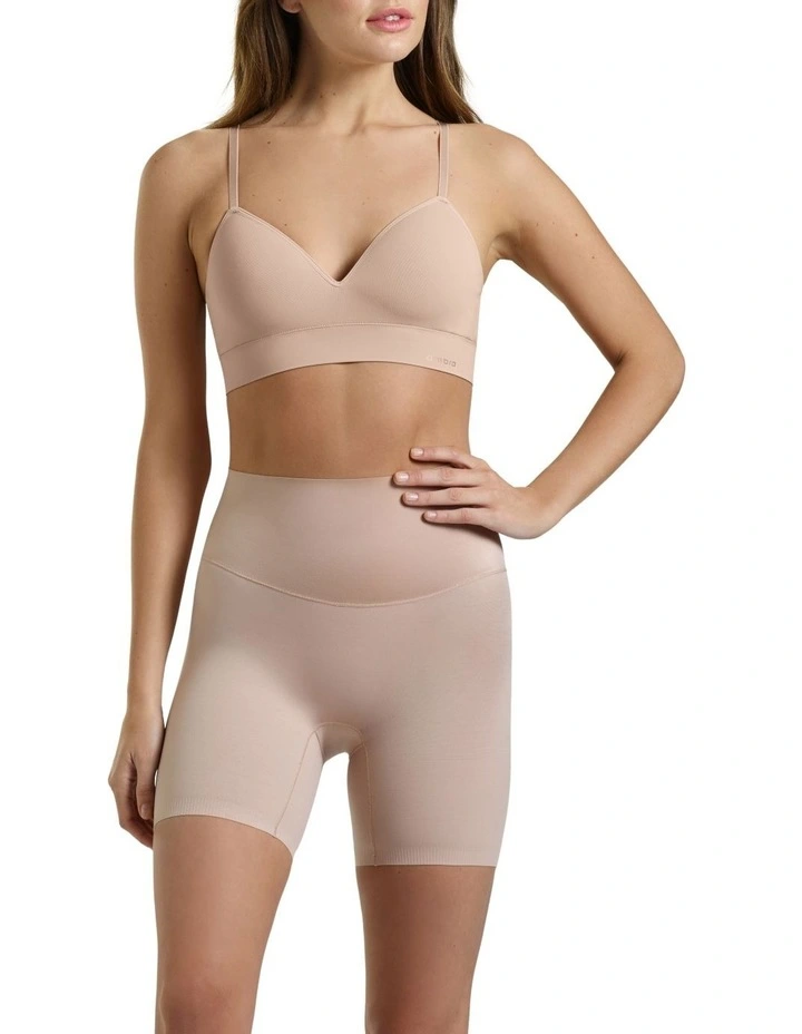 Micro Grip Shorts in Rose Beige