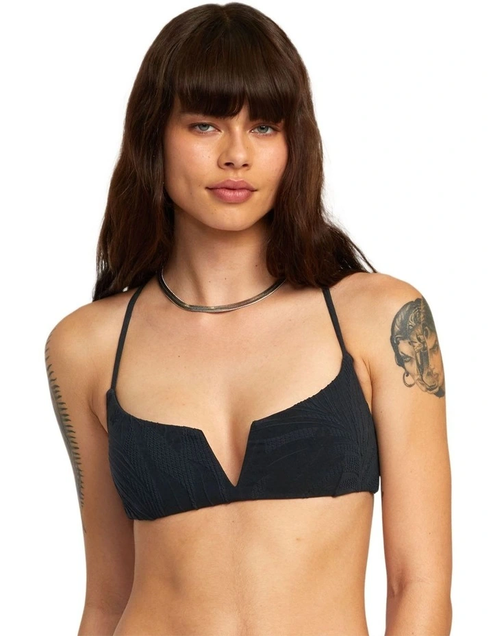 Palm Grooves V Wire Cross Back Bikini Top in Black