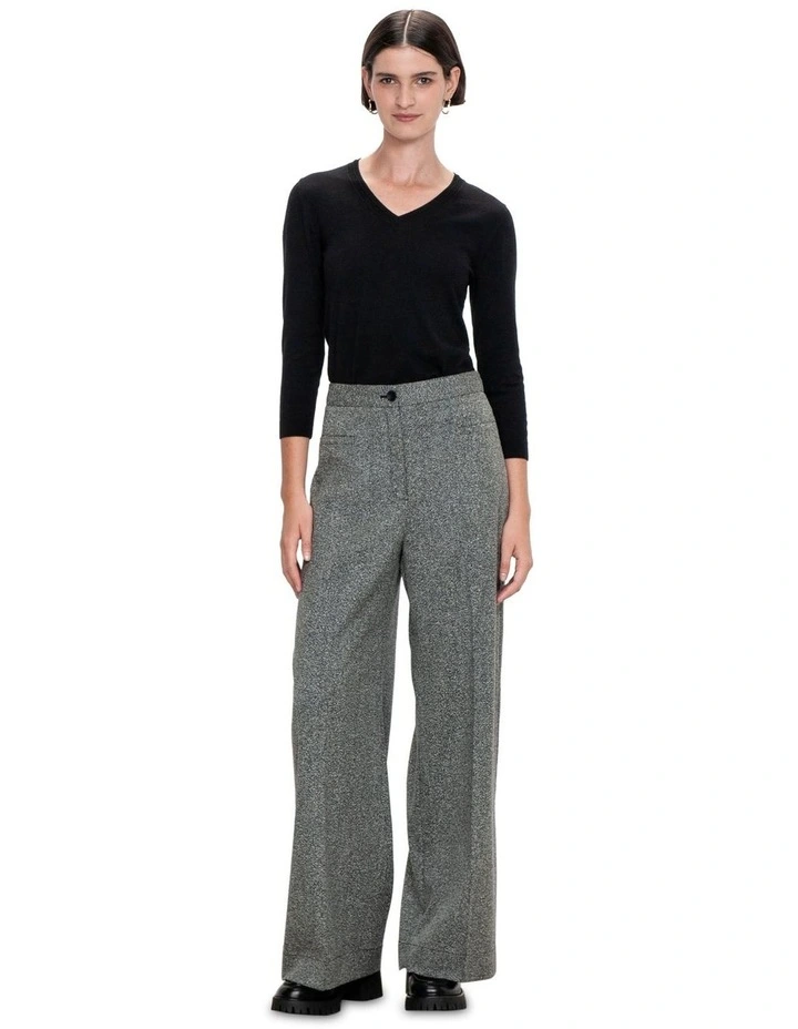 3/4 Sleeve V-Neck Knit in Black
