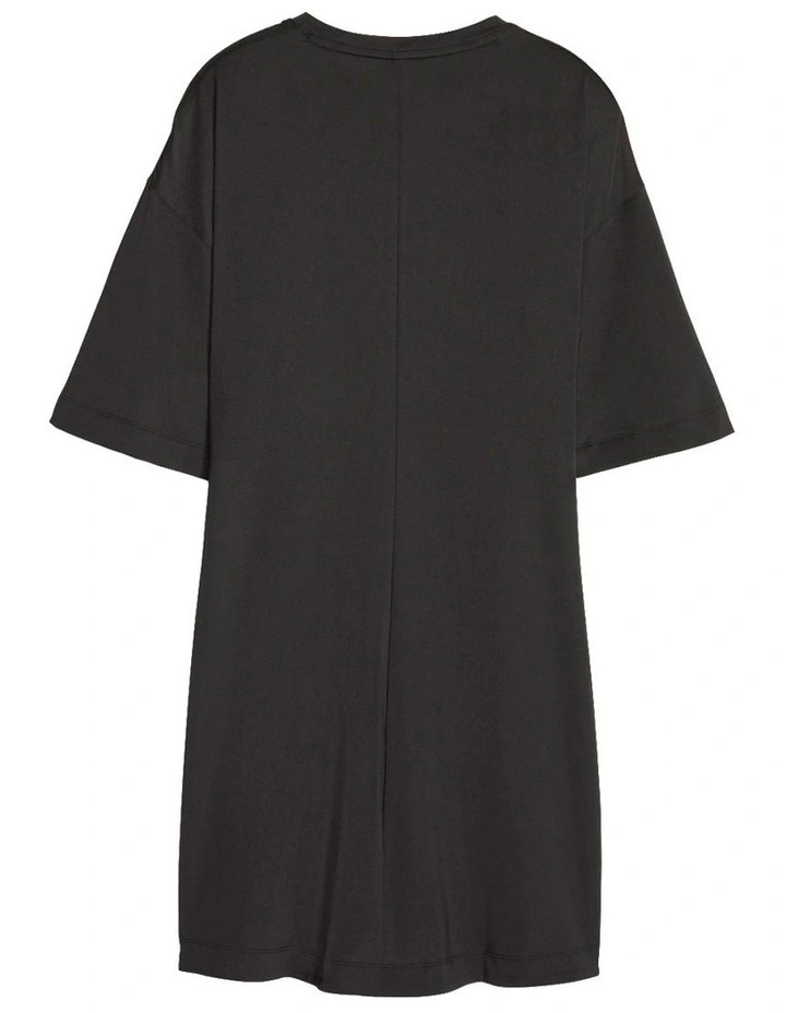 Modest Activewear Oversized Tee in Black