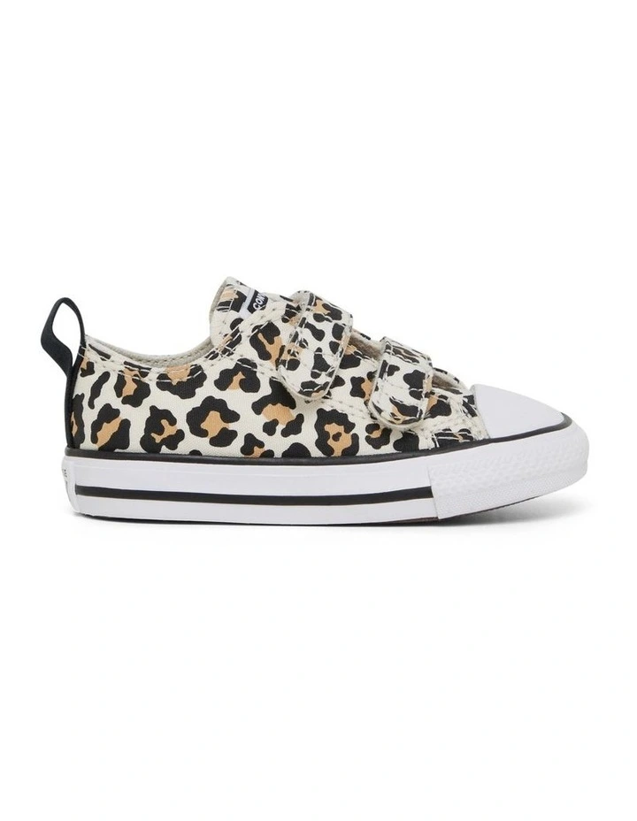 Chuck Taylor All Star 2V Leopard Infant Sneakers in Multi