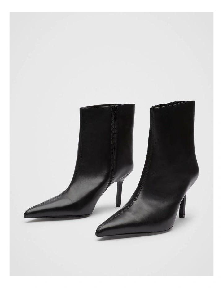 Soho Leather Boot in Black