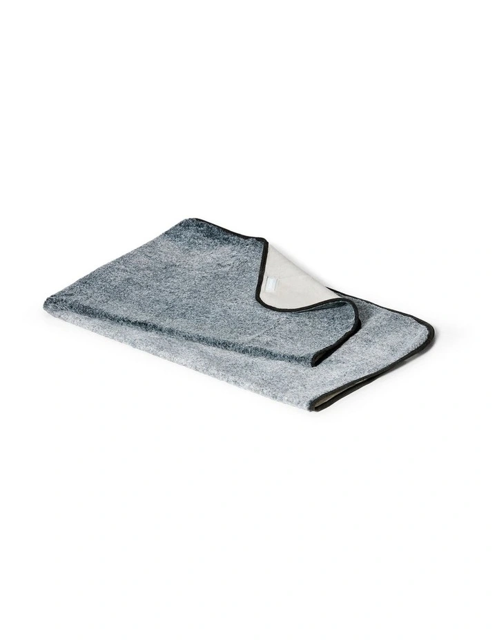 Dry Luxe Blanket in Grey
