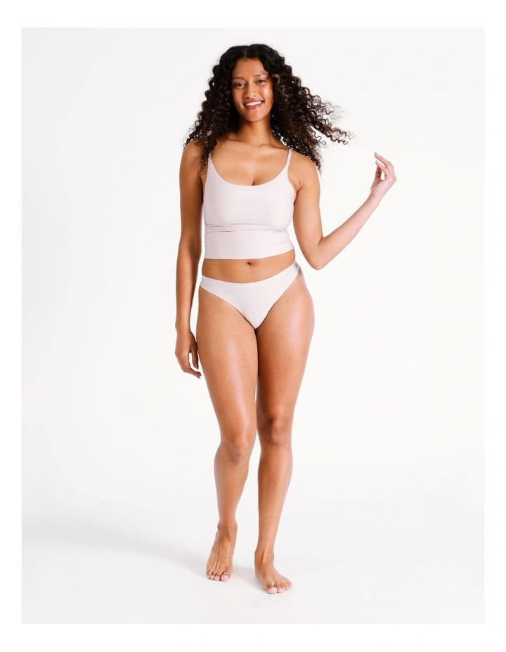 Smooth G-string in Beige