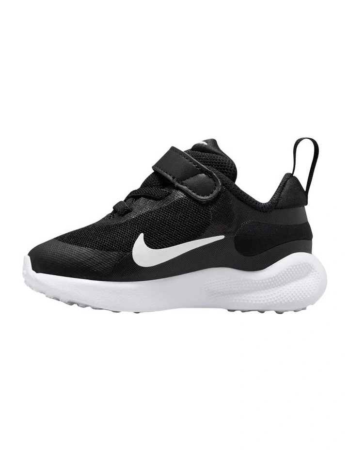 Revolution 7 Infant Sport in Black/White