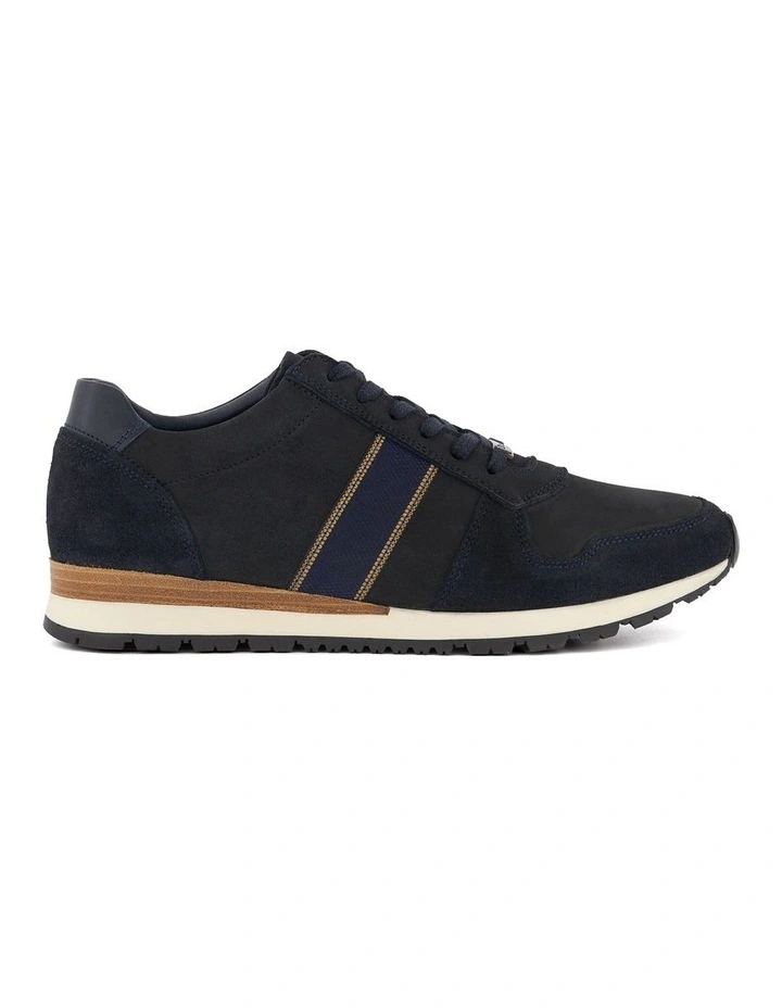 Treck Casual Sneaker in Navy