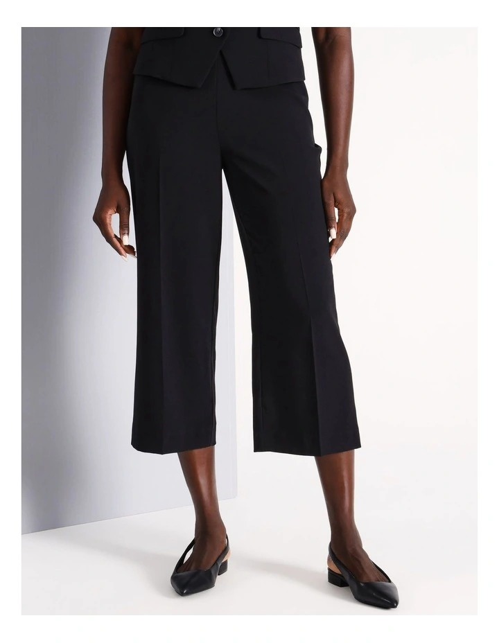 Cropped Soft Pant in Black