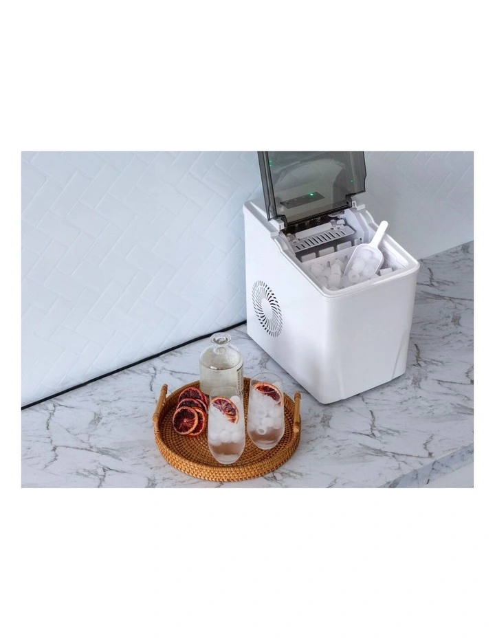 Water Tank Ice Cube Maker 2.2L in White
