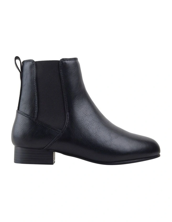 Mc Lilliana Boots in Black