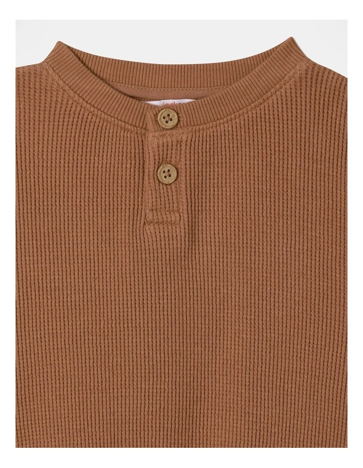 Quinn Henley T-Shirt in Light Brown