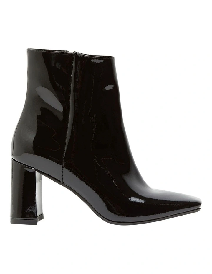 Arriva Gloss Leather Boot in Black
