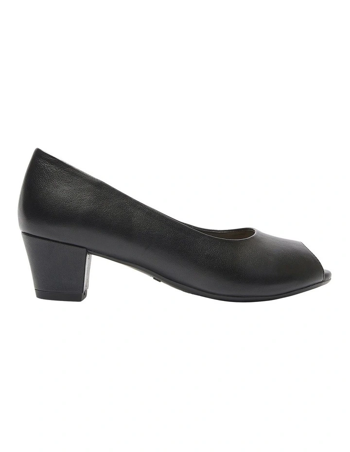 Hilary Heeled Shoes in Black Leather