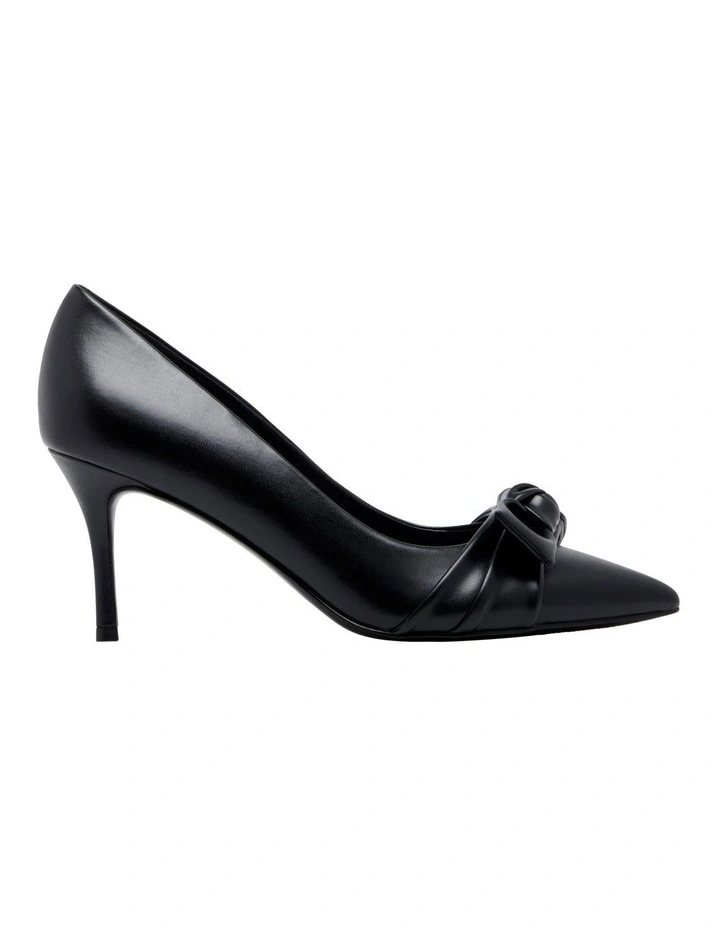 Mowy Pump in Black