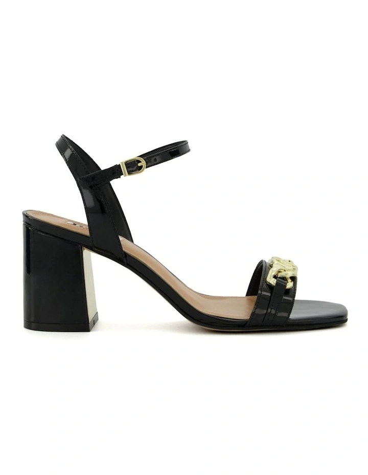 Manual Sandal in Black Patent