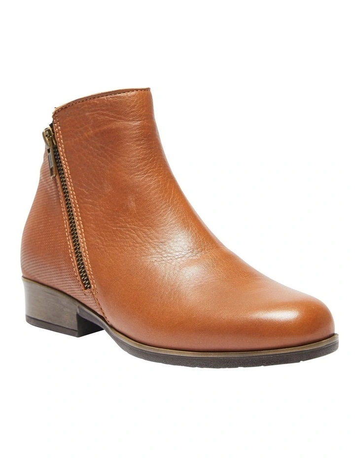Lido Boots In Mid Brown Glove