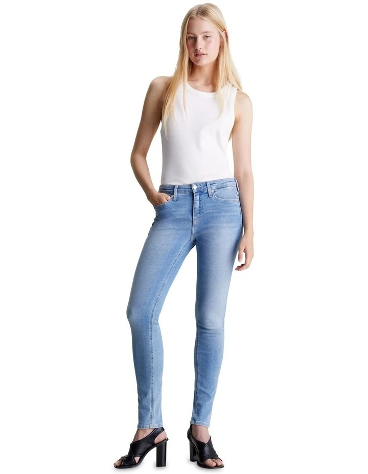 Mid Rise Skinny jeans in Denim Light