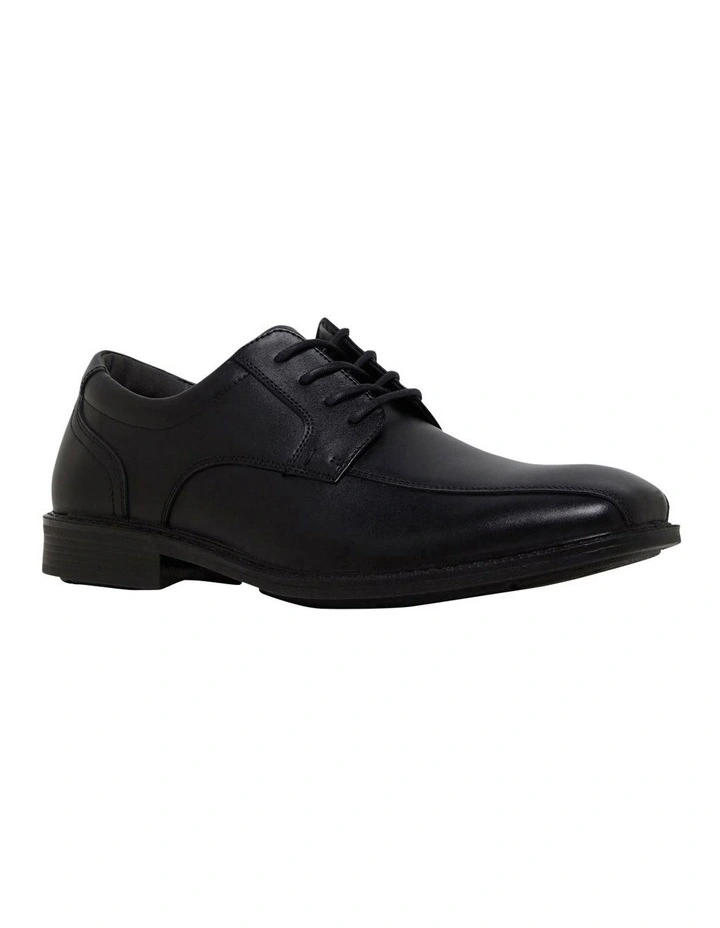 Irwin Lace Up Shoes in Black