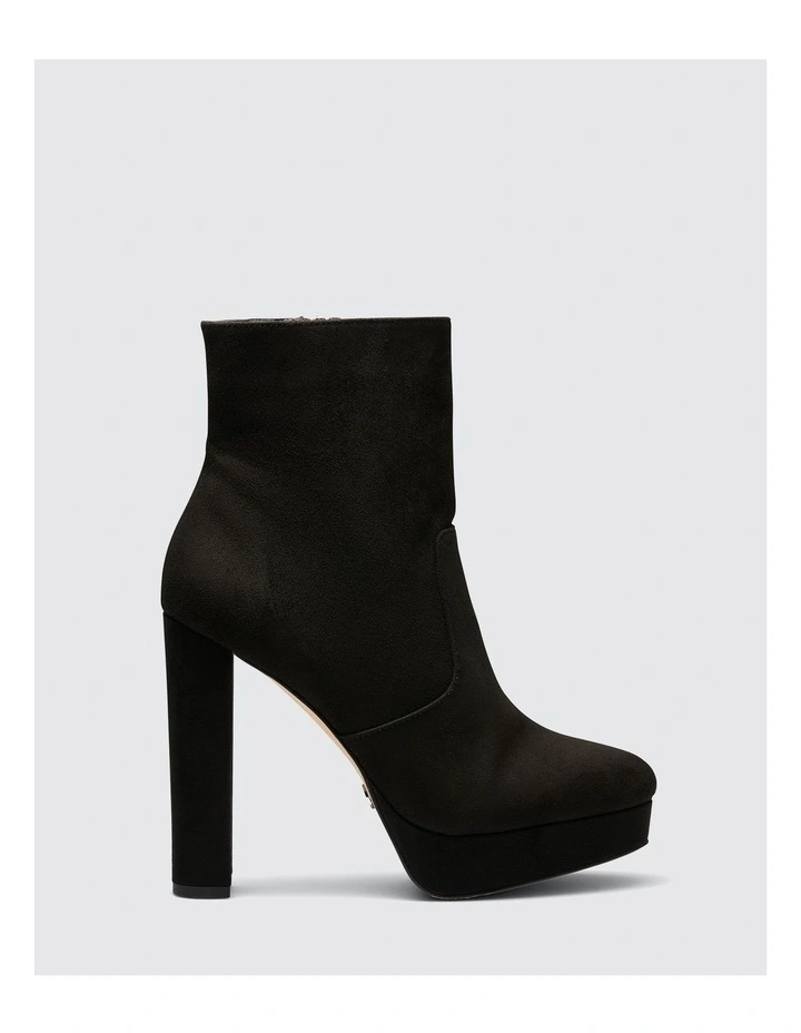 Kiwi Boots in Black